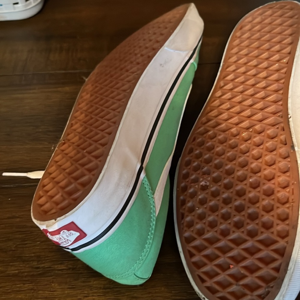 Vans - Picture 4 of 5